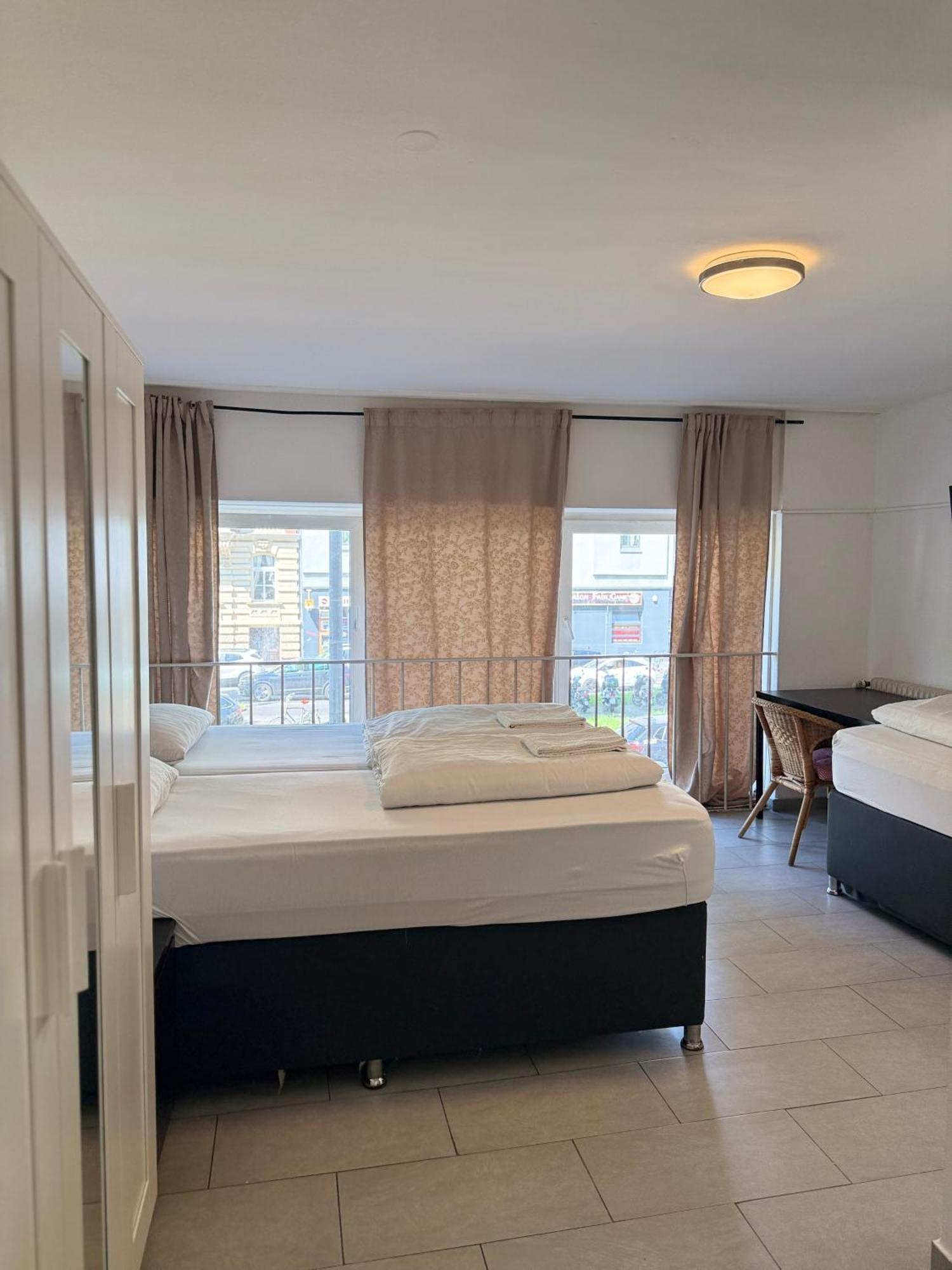 Hotel Garni Emir Cologne Exterior photo